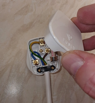 How to wire a plug UK