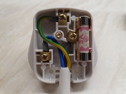 How to wire a plug UK